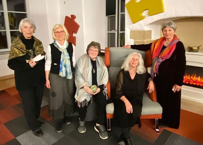 Die Erzählerinnen von links nach rechts: Heidi Andriessens, Elisabeth Köhler, Christina Schneider, Elisabeth von Erdmann und Reinhilde Ortloff